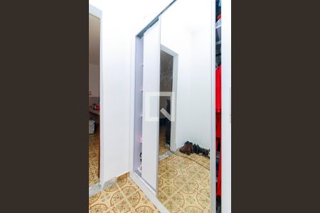 Casa à venda com 340m², 3 quartos e 6 vagas Casa à venda com 340m², 3 quartos e 6 vagasQuarto 2 - Closet