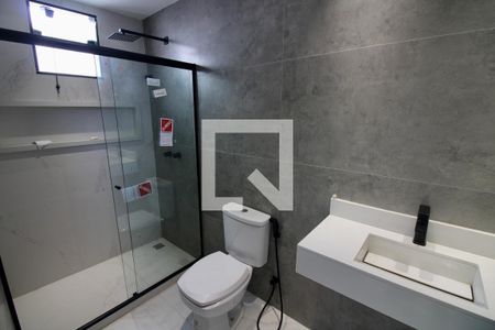 Casa à venda com 270m², 4 quartos e 2 vagas Casa à venda com 270m², 4 quartos e 2 vagasBanheiro Social