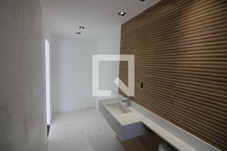 Casa à venda com 270m², 4 quartos e 2 vagas Casa à venda com 270m², 4 quartos e 2 vagasBanheiro da Suíte