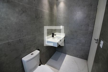 Casa à venda com 270m², 4 quartos e 2 vagas Casa à venda com 270m², 4 quartos e 2 vagasBanheiro Social