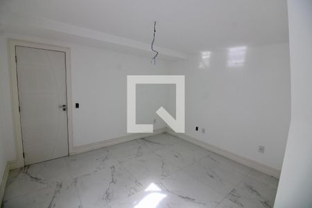 Casa à venda com 270m², 4 quartos e 2 vagas Casa à venda com 270m², 4 quartos e 2 vagasQuarto 2