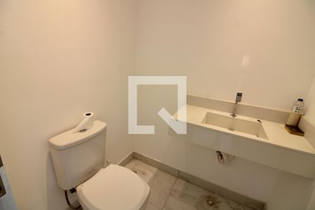 Casa à venda com 270m², 4 quartos e 2 vagas Casa à venda com 270m², 4 quartos e 2 vagasLavabo