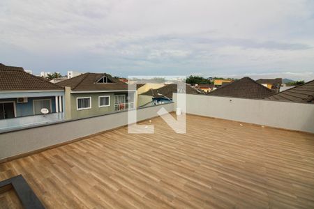 Casa à venda com 270m², 4 quartos e 2 vagas Casa à venda com 270m², 4 quartos e 2 vagasTerraço