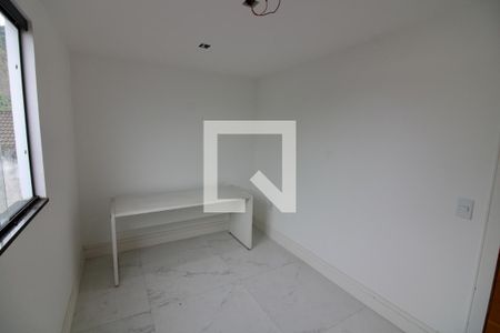 Casa à venda com 270m², 4 quartos e 2 vagas Casa à venda com 270m², 4 quartos e 2 vagasQuarto 3