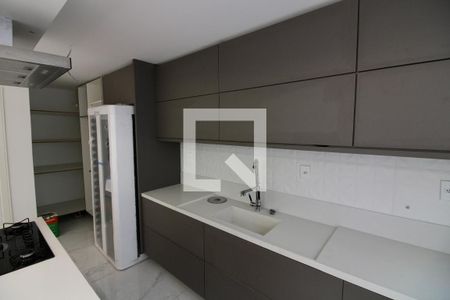 Casa à venda com 270m², 4 quartos e 2 vagas Casa à venda com 270m², 4 quartos e 2 vagasCozinha