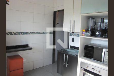 Casa à venda com 300m², 3 quartos e 3 vagasCozinha