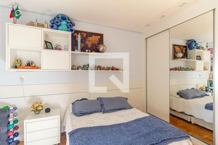 Apartamento à venda com 220m², 3 quartos e 2 vagas Apartamento à venda com 220m², 3 quartos e 2 vagasQuarto 2 - Suíte