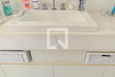 Apartamento à venda com 220m², 3 quartos e 2 vagas Apartamento à venda com 220m², 3 quartos e 2 vagasBanheiro 1 - Suíte