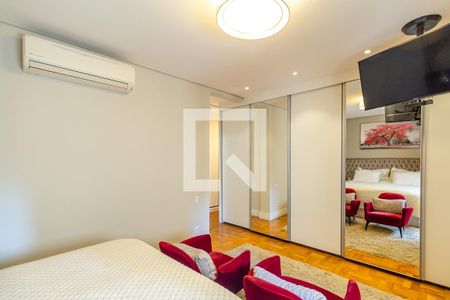 Apartamento à venda com 220m², 3 quartos e 2 vagas Apartamento à venda com 220m², 3 quartos e 2 vagasQuarto 1 - Suíte