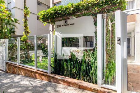 Apartamento à venda com 220m², 3 quartos e 2 vagas Apartamento à venda com 220m², 3 quartos e 2 vagasFachada