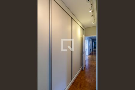 Apartamento à venda com 220m², 3 quartos e 2 vagas Apartamento à venda com 220m², 3 quartos e 2 vagasQuarto 1 - Suíte