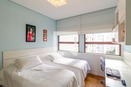 Apartamento à venda com 220m², 3 quartos e 2 vagas Apartamento à venda com 220m², 3 quartos e 2 vagasQuarto 3 - Suíte