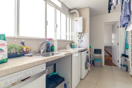 Apartamento à venda com 220m², 3 quartos e 2 vagas Apartamento à venda com 220m², 3 quartos e 2 vagasLavanderia