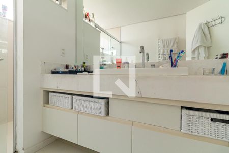 Apartamento à venda com 220m², 3 quartos e 2 vagas Apartamento à venda com 220m², 3 quartos e 2 vagasBanheiro 1 - Suíte