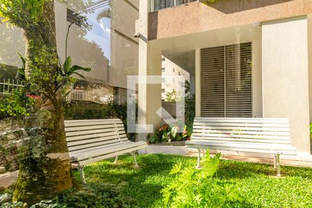 Apartamento à venda com 220m², 3 quartos e 2 vagas Apartamento à venda com 220m², 3 quartos e 2 vagasÁrea comum - Jardim