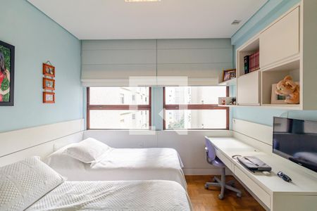 Apartamento à venda com 220m², 3 quartos e 2 vagas Apartamento à venda com 220m², 3 quartos e 2 vagasQuarto 3 - Suíte