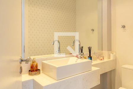 Apartamento à venda com 220m², 3 quartos e 2 vagas Apartamento à venda com 220m², 3 quartos e 2 vagasLavabo