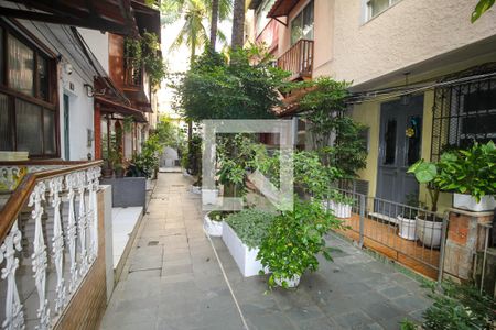 Casa à venda com 85m², 3 quartos e sem vaga Casa à venda com 85m², 3 quartos e sem vagaVila