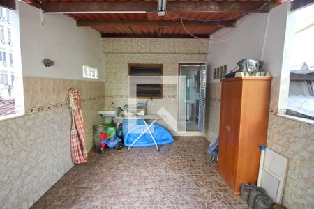 Casa à venda com 85m², 3 quartos e sem vaga Casa à venda com 85m², 3 quartos e sem vagaTerraço