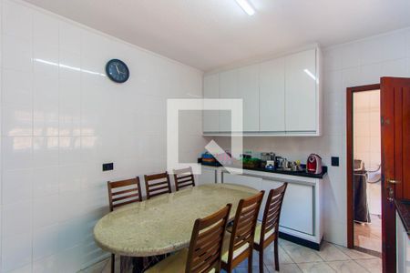 Casa à venda com 145m², 3 quartos e 2 vagas Casa à venda com 145m², 3 quartos e 2 vagasCozinha