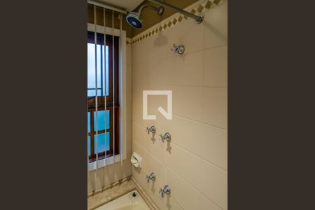 Casa de condomínio à venda com 240m², 3 quartos e 4 vagasBanheiro da Suíte