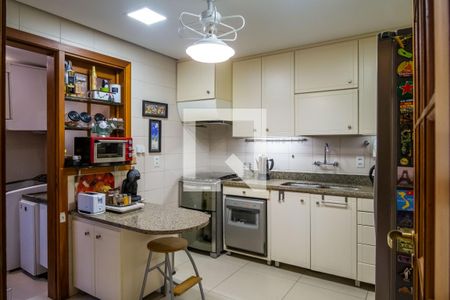 Casa de condomínio à venda com 240m², 3 quartos e 4 vagasCozinha