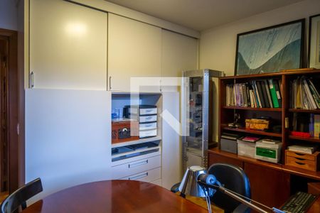 Casa de condomínio à venda com 240m², 3 quartos e 4 vagasQuarto 2