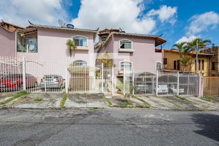 Casa de condomínio à venda com 88m², 2 quartos e 1 vaga Casa de condomínio à venda com 88m², 2 quartos e 1 vagaFachada