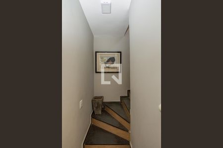 Casa de condomínio à venda com 88m², 2 quartos e 1 vaga Casa de condomínio à venda com 88m², 2 quartos e 1 vagaEscada