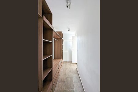 Casa à venda com 175m², 3 quartos e 2 vagasCloset da suíte