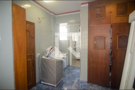 Apartamento à venda com 200m², 4 quartos e 1 vaga Apartamento à venda com 200m², 4 quartos e 1 vagaÁrea de Serviço