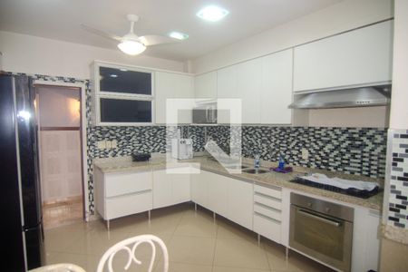 Apartamento à venda com 200m², 4 quartos e 1 vaga Apartamento à venda com 200m², 4 quartos e 1 vagaCozinha