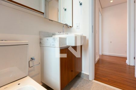 Apartamento à venda com 103m², 3 quartos e 2 vagas Apartamento à venda com 103m², 3 quartos e 2 vagasBanheiro corredor