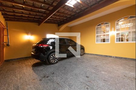 Casa à venda com 319m², 3 quartos e 3 vagas Casa à venda com 319m², 3 quartos e 3 vagasGaragem
