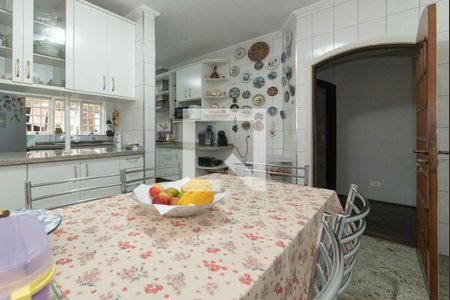 Casa à venda com 319m², 3 quartos e 3 vagas Casa à venda com 319m², 3 quartos e 3 vagasCozinha