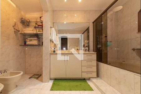 Casa à venda com 319m², 3 quartos e 3 vagas Casa à venda com 319m², 3 quartos e 3 vagasBanheiro da Suíte 2