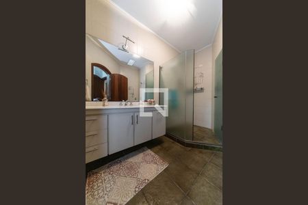 Casa à venda com 319m², 3 quartos e 3 vagas Casa à venda com 319m², 3 quartos e 3 vagasBanheiro da Suíte 1