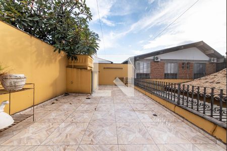 Casa à venda com 319m², 3 quartos e 3 vagas Casa à venda com 319m², 3 quartos e 3 vagasSolarium