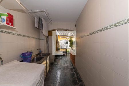 Casa à venda com 319m², 3 quartos e 3 vagas Casa à venda com 319m², 3 quartos e 3 vagasLavanderia