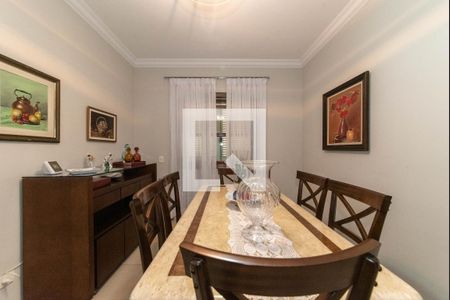 Casa à venda com 319m², 3 quartos e 3 vagas Casa à venda com 319m², 3 quartos e 3 vagasSala de Jantar