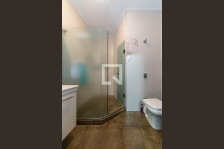 Casa à venda com 319m², 3 quartos e 3 vagas Casa à venda com 319m², 3 quartos e 3 vagasBanheiro da Suíte 1