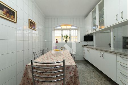 Casa à venda com 319m², 3 quartos e 3 vagas Casa à venda com 319m², 3 quartos e 3 vagasCozinha