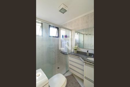 Apartamento à venda com 115m², 4 quartos e 3 vagas Apartamento à venda com 115m², 4 quartos e 3 vagasBanheiro da Suíte