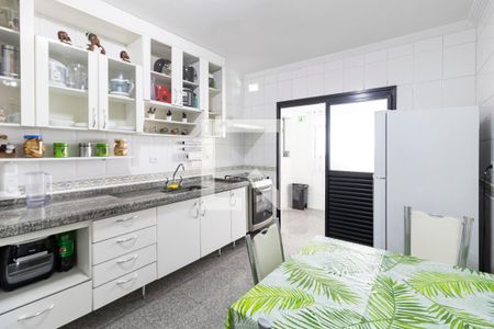 Apartamento à venda com 115m², 4 quartos e 3 vagas Apartamento à venda com 115m², 4 quartos e 3 vagasCozinha