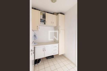 Apartamento à venda com 115m², 4 quartos e 3 vagas Apartamento à venda com 115m², 4 quartos e 3 vagasQuarto de Serviço