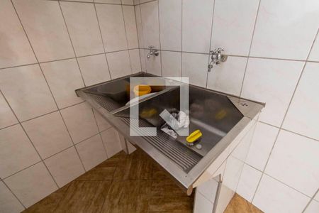 Casa à venda com 300m², 7 quartos e 2 vagas Casa à venda com 300m², 7 quartos e 2 vagasCasa 1 Área de Serviço