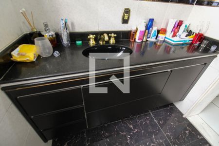 Casa à venda com 200m², 3 quartos e 2 vagasBanheiro da Suíte 2