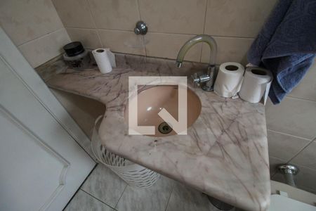 Casa à venda com 200m², 3 quartos e 2 vagasBanheiro de serviço