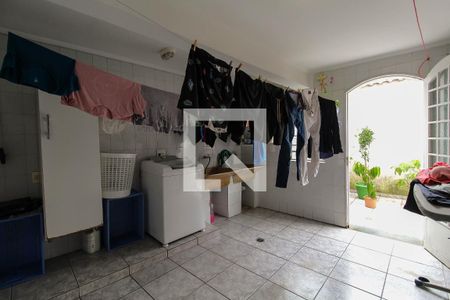 Casa à venda com 200m², 3 quartos e 2 vagasÁrea de Serviço