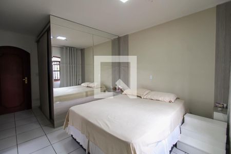 Casa à venda com 200m², 3 quartos e 2 vagasSuíte 2